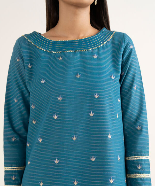 3 Piece - Embroidered Zari Khaddar Suit