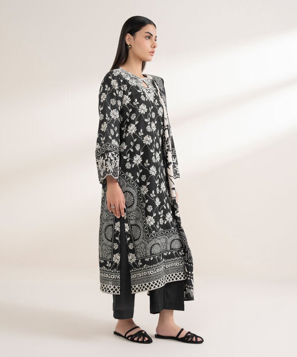 3 Piece - Embroidered Khaddar Suit