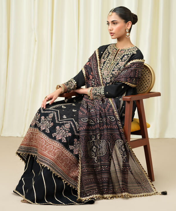 3 Piece - Embroidered Jacquard Suit
